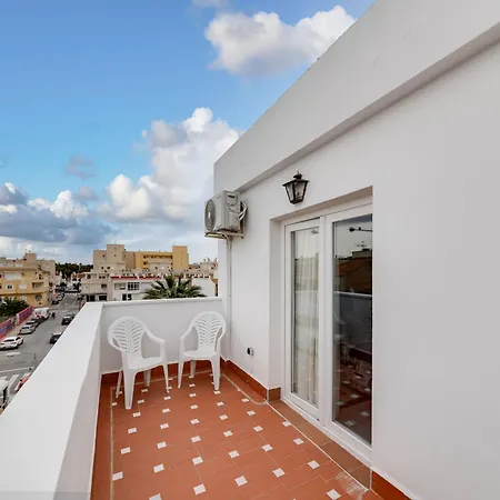 Cosy Near The Sea Apartment *