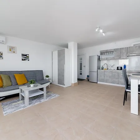 Апартаменты Cosy Near The Sea *